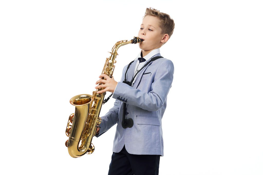 Learn how to play the saxophone in Oakville